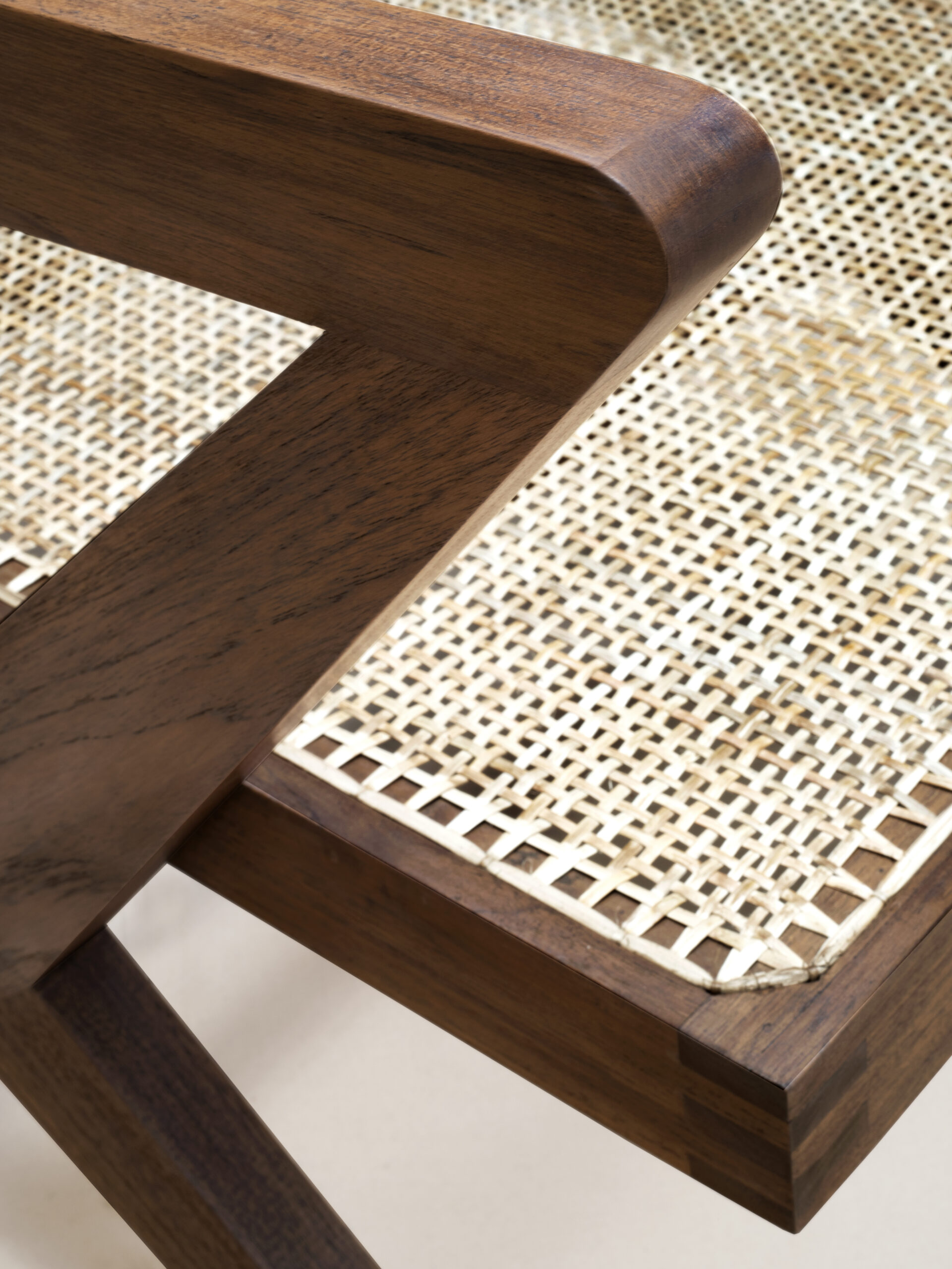 Cross Easy Chair