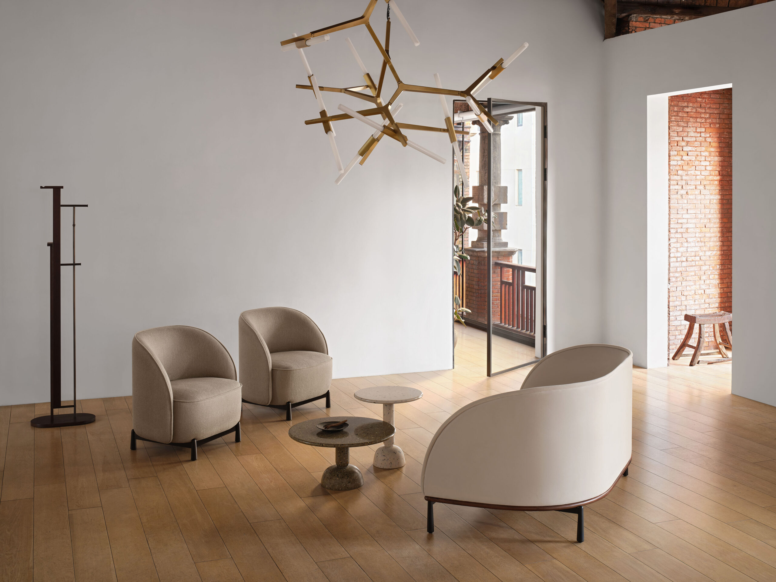 Arc Club Chair